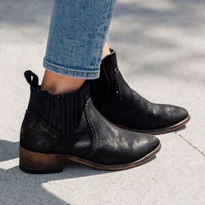 BED STU Black Pull On Leather Chelsea Boots   Women's Size 6